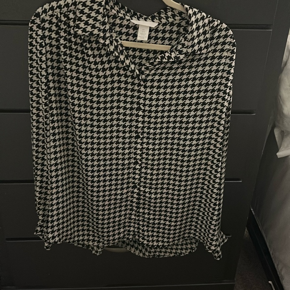 Black white print blouse